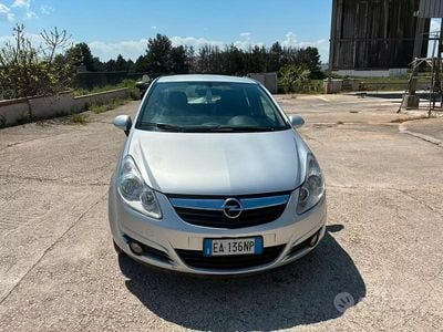 Usata Opel Corsa 75 CV (55 kW) 2010 Utilitaria