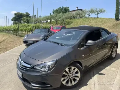 Usata Opel Cascada 165 CV (121 kW) 2013 Marrone Cabrio
