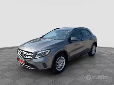Usata Mercedes GLA200 Business 136 CV (100 kW) 2019 Grigio SUV