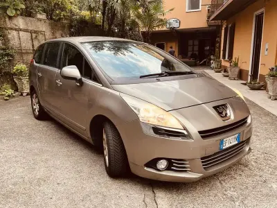Usata Peugeot 5008 Business-Line 111 CV (81 kW) 2011 Monovolume
