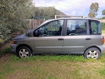 Usata Fiat Multipla 103 CV (75 kW) 2001 Grigio Monovolume