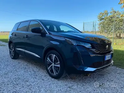 Usata Peugeot 5008 131 CV (96 kW) 2022 Blu SUV