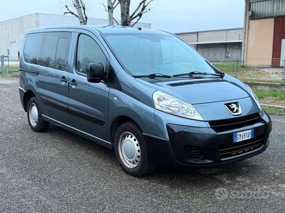 Usata Peugeot TePee 130 CV (95 kW) 2012 Grigio Monovolume