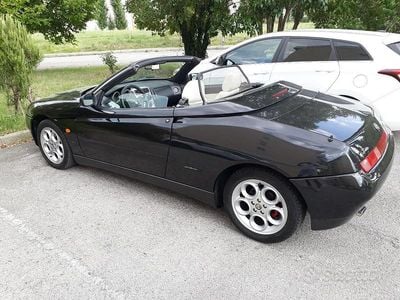 Usata Alfa Romeo Spider 150 CV (110 kW) 1997 Nero Cabrio