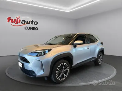 Usata Toyota Yaris Cross Lounge 116 CV (85 kW) 2022 Grigio SUV