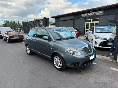 Usata Lancia Ypsilon 77 CV (56 kW) 2010 Grigio Utilitaria