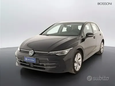 Usata VW Golf VIII Life 115 CV (84 kW) 2025 Grigio Berlina