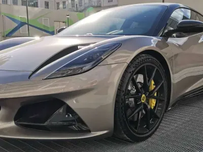 Usata Lotus Emira 405 CV (297 kW) 2023 Grigio Coupé
