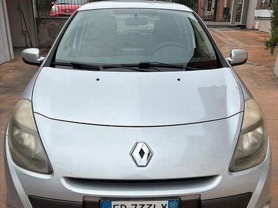 Usata Renault Clio II Dynamique 75 CV (55 kW) 2010 Grigio Berlina