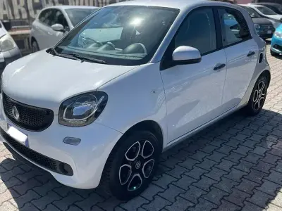 Usata Smart ForFour Passion 71 CV (52 kW) 2017 Bianco Utilitaria
