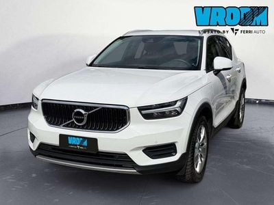 Usata Volvo XC40 Momentum 197 CV (144 kW) 2022 Bianco SUV