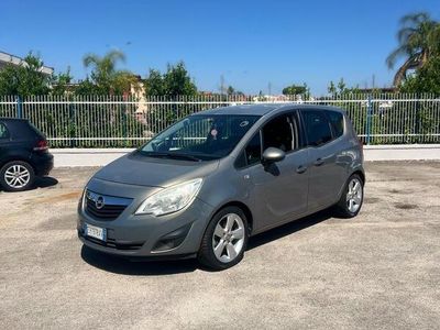 Usata Opel Meriva 110 CV (80 kW) 2011 Oro Monovolume