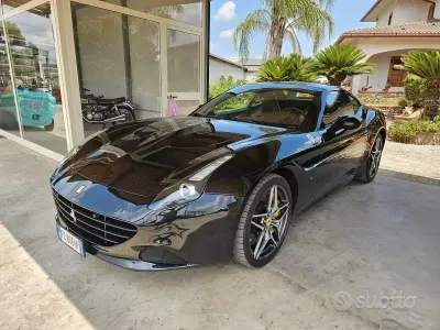 Usata Ferrari California 560 CV (411 kW) 2016 Nero Cabrio