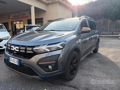 Usata Dacia Jogger Extreme 101 CV (74 kW) 2024 Grigio Monovolume