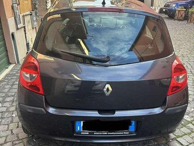 Usata Renault Clio II Dynamique 75 CV (55 kW) 2009 Berlina