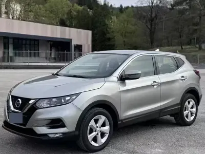 Usata Nissan Qashqai 159 CV (116 kW) 2019 Grigio SUV