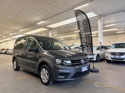Usata VW Caddy Trendline 102 CV (75 kW) 2017 Grigio Monovolume