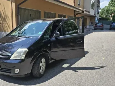 Usata Opel Meriva 110 CV (80 kW) 2015 Nero Monovolume