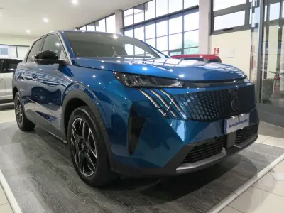 Usata Peugeot 3008 Allure 136 CV (100 kW) 2025 Blue obsession SUV