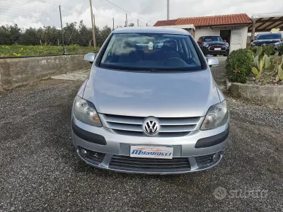 Usado VW Golf IV Comfortline 101 CV (74 kW) 2006 Gris Berlina