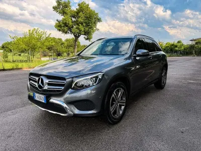 Usata Mercedes GLC250 204 CV (150 kW) 2017 Grigio SUV