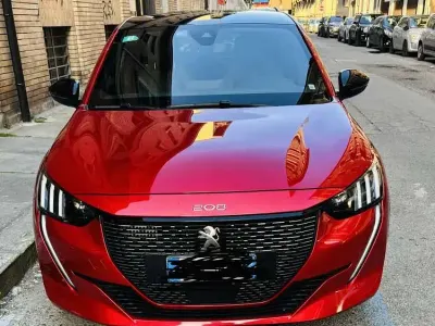 Begagnad Peugeot 208 GT 101 HK (74 kW) 2023 Halvkombi