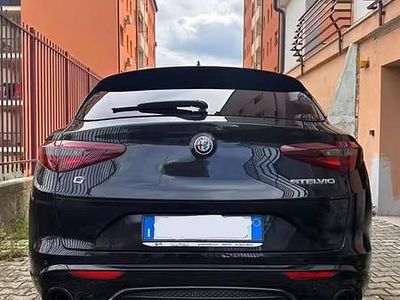 Käytetty Alfa Romeo Stelvio 210 HP (154 kW) 2022 Musta Katumaasturi