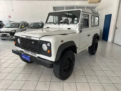 Gebraucht Land Rover Defender 122 PS (89 kW) 2001 Weiß SUV
