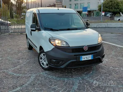Usata Fiat Doblò 95 CV (69 kW) 2019 Bianco Monovolume