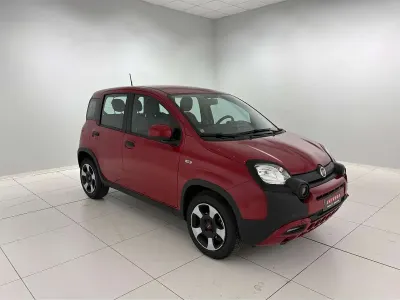 Usata Fiat Panda Cross Cross 69 CV (50 kW) 2022 Rosso passione (pastello) Utilitaria