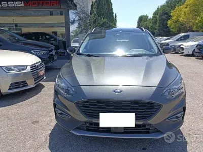 Usata Ford Focus ST-Line 120 CV (88 kW) 2020 Grigio Berlina