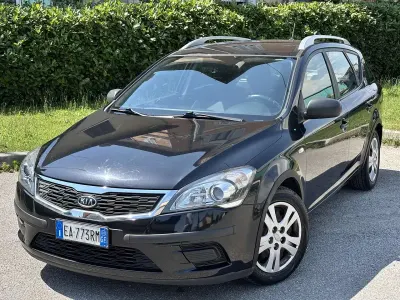 Usata Kia Ceed EX 90 CV (66 kW) 2010 Nero Utilitaria