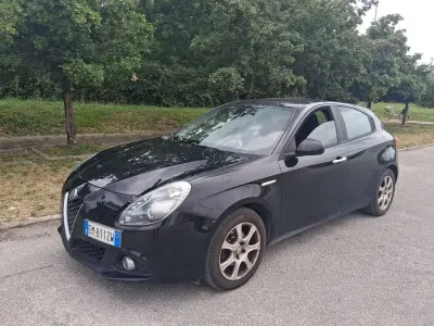 Usata Alfa Romeo Giulietta 120 CV (88 kW) 2012 Nero Utilitaria
