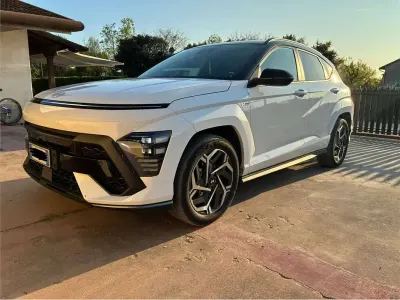 Usata Hyundai Kona N Line 105 CV (77 kW) 2023 Bianco SUV