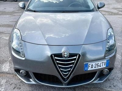 Usata Alfa Romeo Giulietta Distinctive 120 CV (88 kW) 2016 Grigio Utilitaria