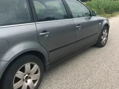 Usata VW Passat Trendline 130 CV (95 kW) 2003 Grigio Station wagon