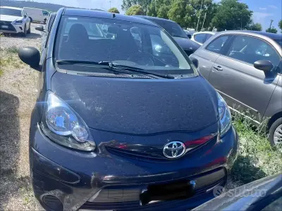 Usata Toyota Aygo Connect Style 68 CV (50 kW) 2012 Nero Utilitaria