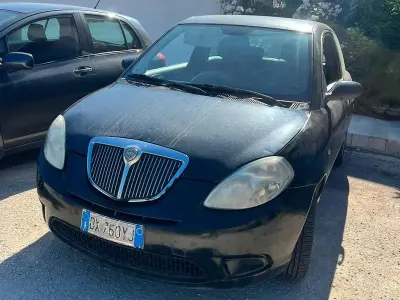 Usata Lancia Ypsilon 90 CV (66 kW) 2009 Nero Utilitaria