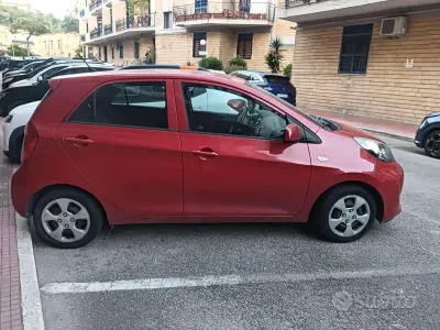Usata Kia Picanto City 69 CV (50 kW) 2016 Rosso Utilitaria