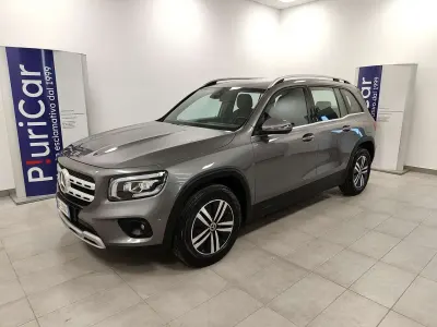 Usata Mercedes GLB180 116 CV (85 kW) 2021 Grigio SUV
