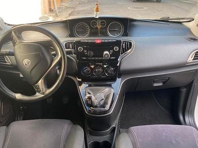 Usata Lancia Ypsilon 95 CV (69 kW) 2012 Bianco Utilitaria