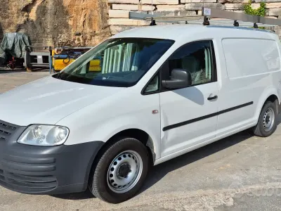 Begagnad VW Caddy 64 HK (47 kW) 2009 Vit Minibuss