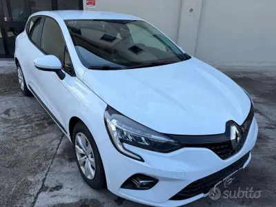 Usata Renault Clio V Business 86 CV (63 kW) 2021 Bianco Berlina