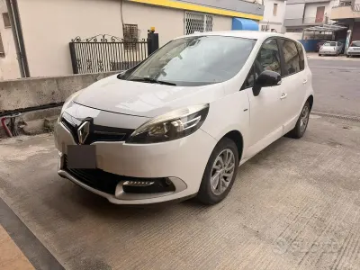 Usata Renault Scénic XMOD 110 CV (80 kW) 2015 Bianco Monovolume