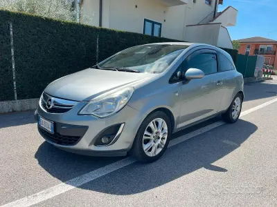 Używany Opel Corsa 86 KM (63 kW) 2011 Szary Hatchback