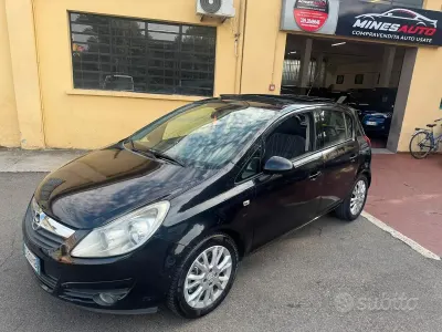 Usata Opel Corsa 90 CV (66 kW) 2009 Nero Utilitaria