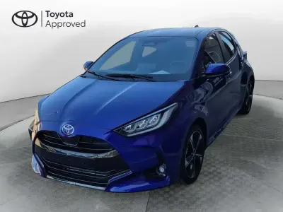 Nuova Toyota Yaris Lounge 92 CV (67 kW) 2025 Blu/azzurro Utilitaria