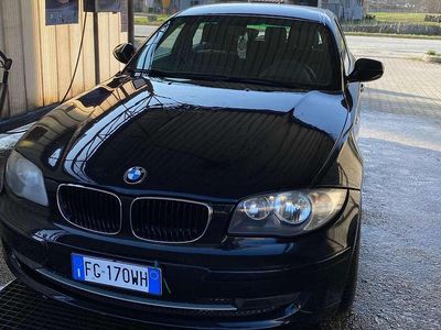 Usata BMW 118 143 CV (105 kW) 2010 Nero Utilitaria