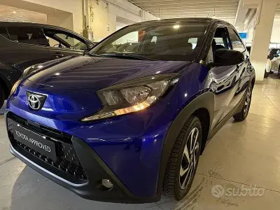 Usata Toyota Aygo X Trend 72 CV (52 kW) 2023 Blu SUV
