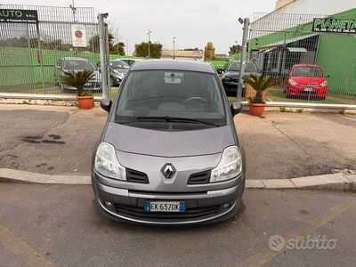 Usata Renault Modus 74 CV (54 kW) 2011 Grigio Monovolume